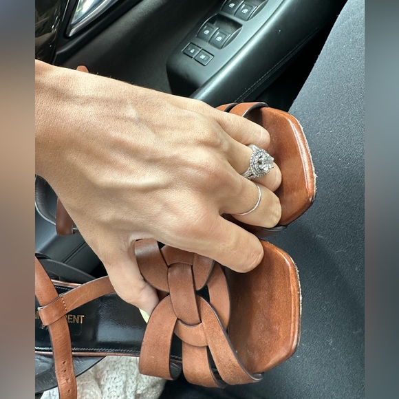 Yves Saint Laurent Tribute woven leather sandals - Picture 5 of 11